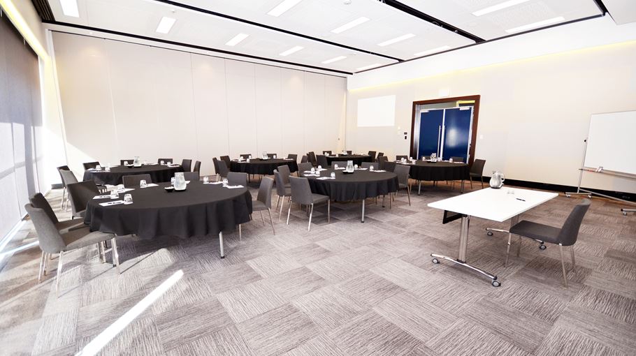 Pukeko Room - Banquet Seating Style Overview | Jet Park Hotel Auckland Airport Conference Centre