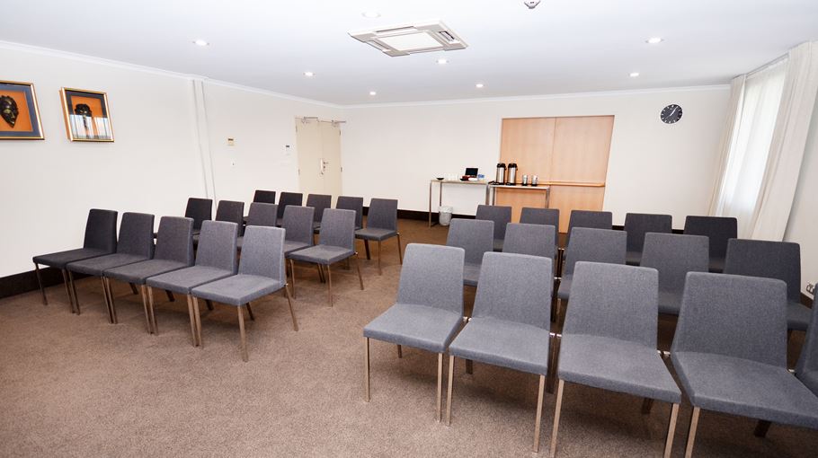 Rimu Room - Theatre Seating Style | Jet Park Hotel Auckland Airport Conference Centre