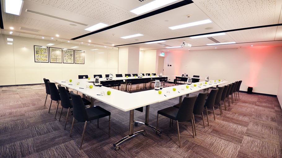 Tui Room - Ushape Seating Style | Jet Park Hotel Auckland Airport Conference Centre