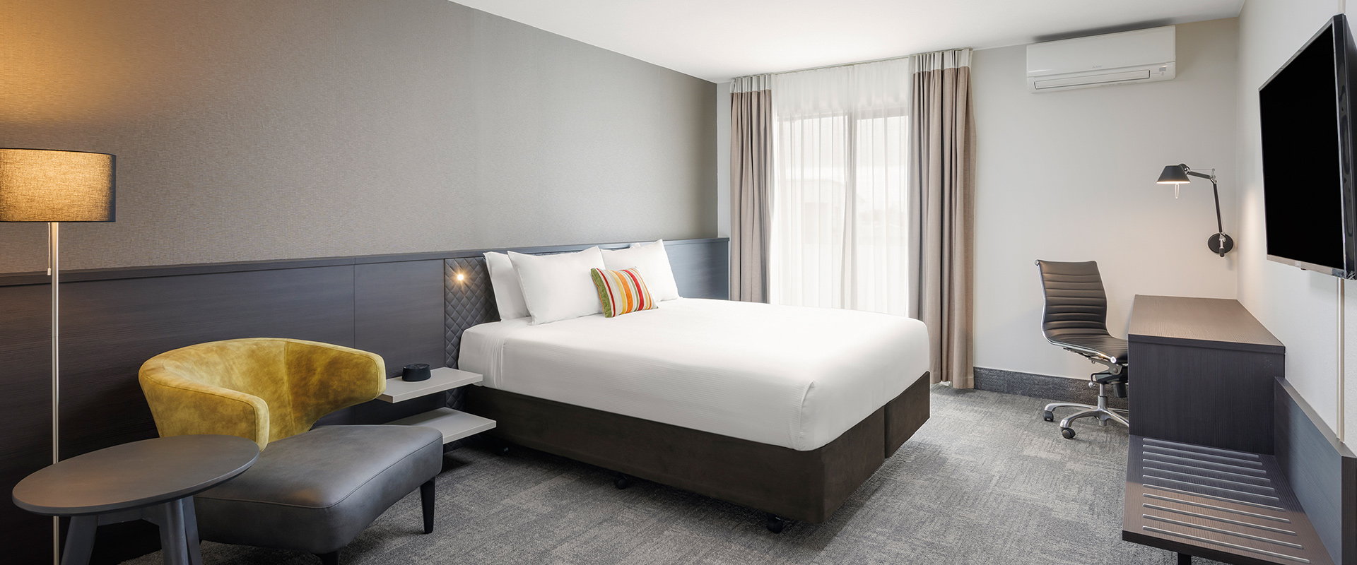 Deluxe King Room Hero Banner